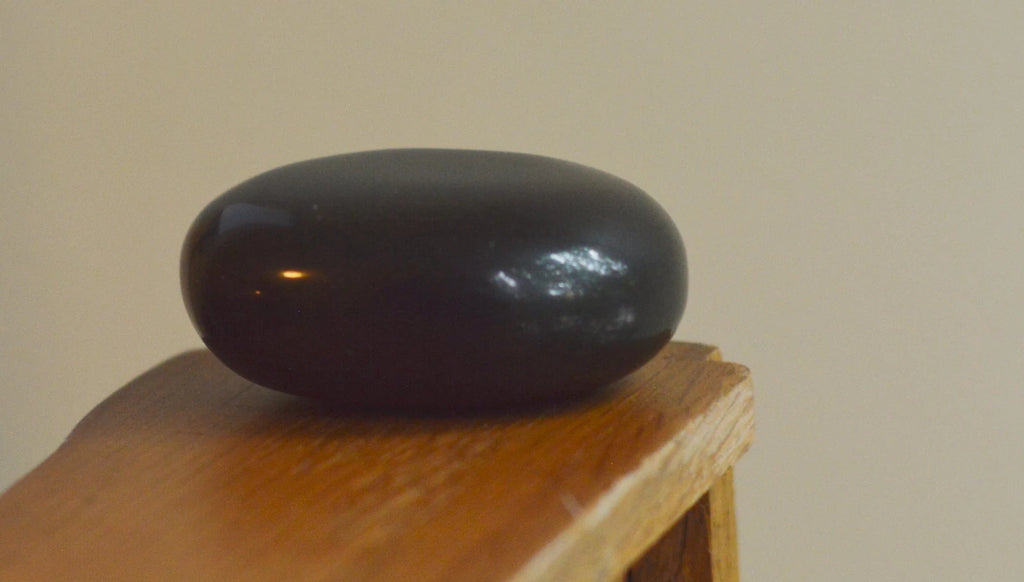 Black Agate Palm Stones