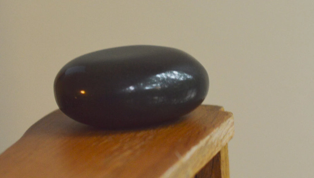 Black Agate Palm Stones