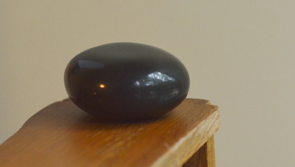 Black Agate Palm Stones