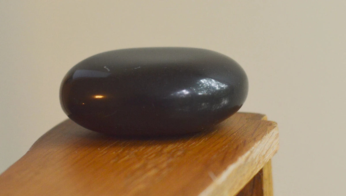 Black Agate Palm Stones
