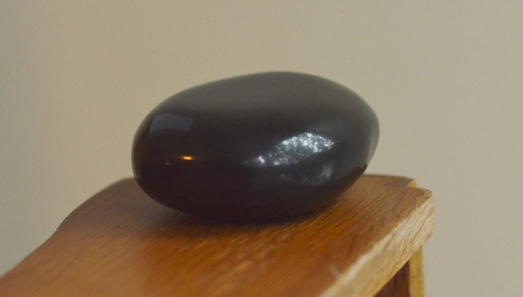 Black Agate Palm Stones