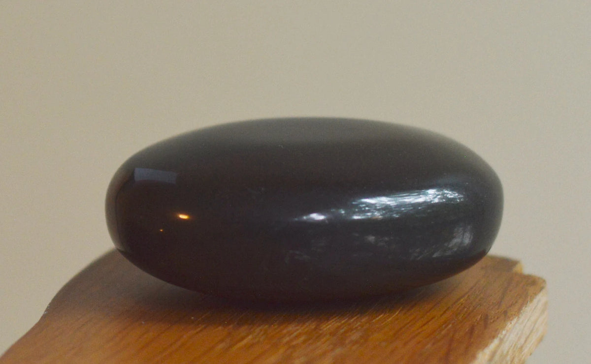 Black Agate Palm Stones