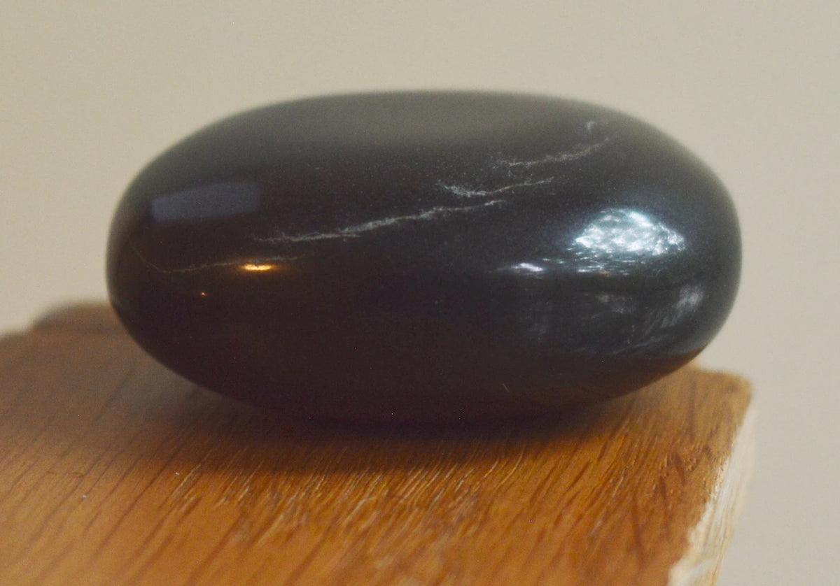 Black Agate Palm Stones