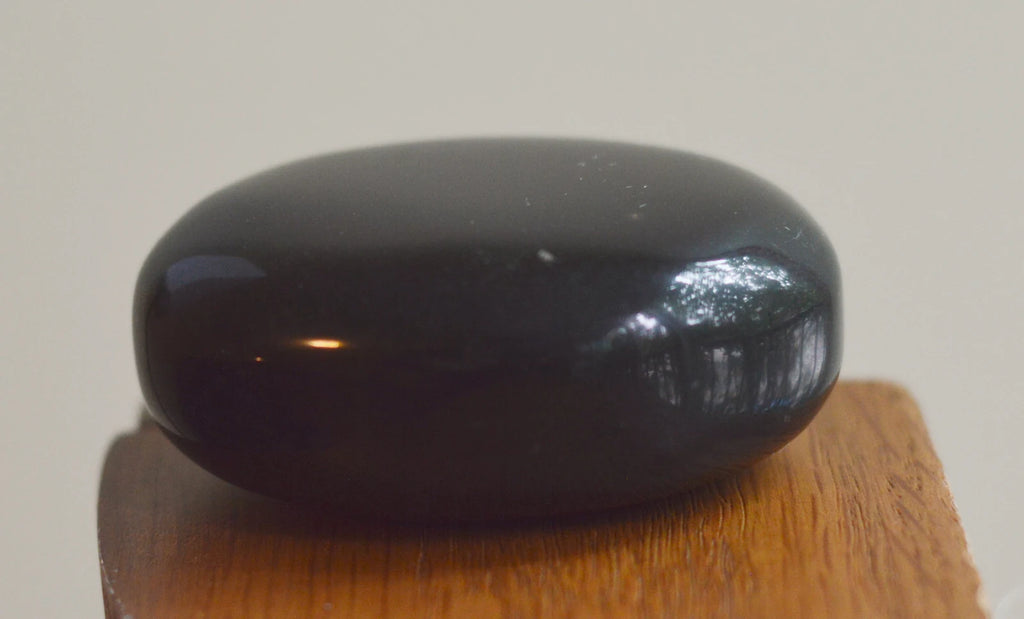 Black Agate Palm Stones