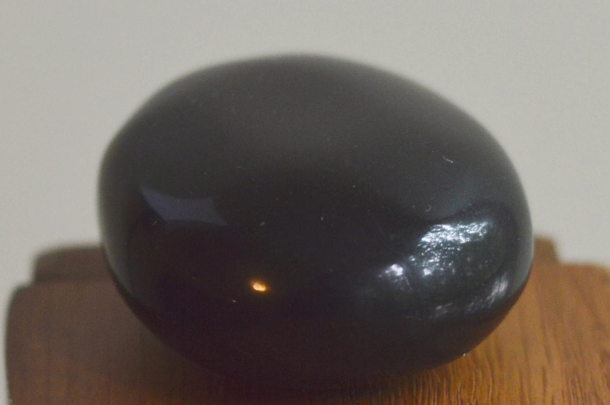 Black Agate Palm Stones