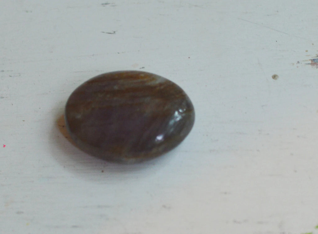 Lavender-Flash Labradorite Gallet Palm Stone